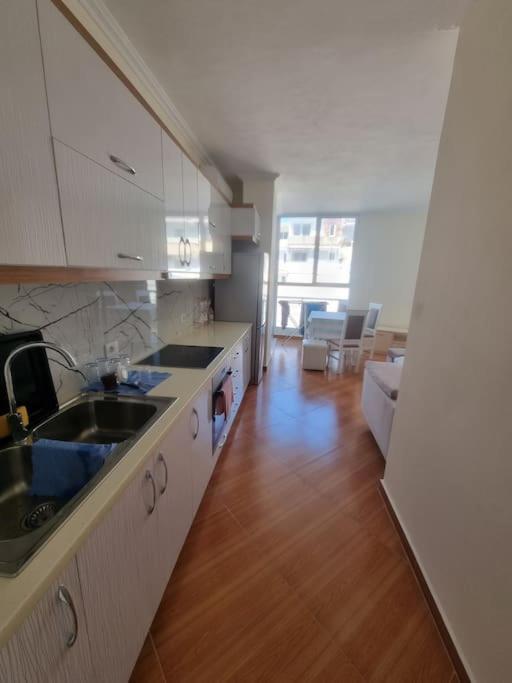 Lovely 2 Bedroom Apartment just 30m from the Sea