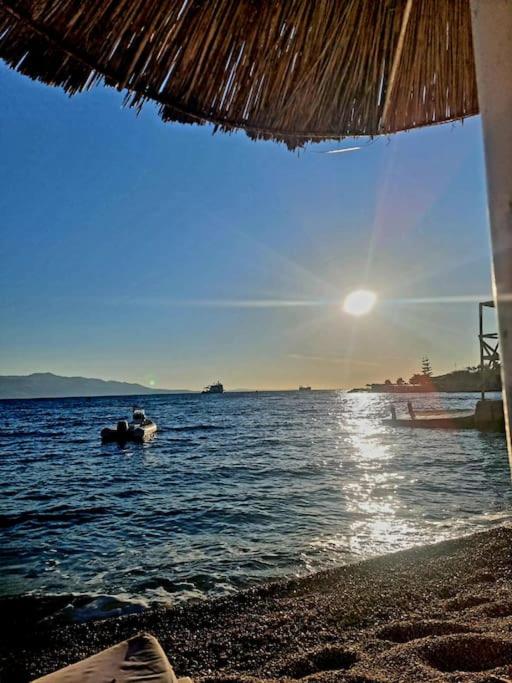 Lovely 2 Bedroom Apartment just 30m from the Sea - Image 8