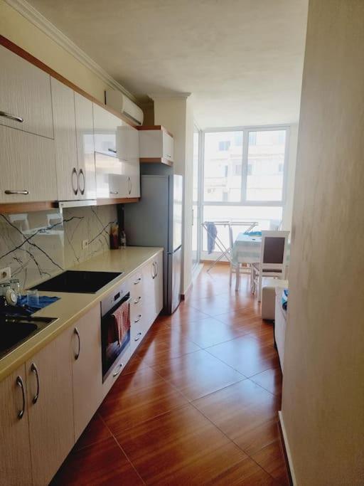 Lovely 2 Bedroom Apartment just 30m from the Sea - Image 7