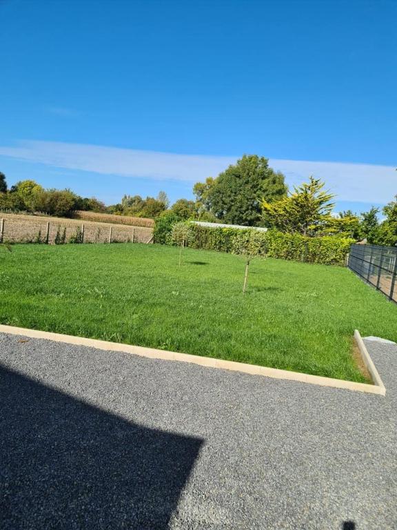 Vonkajšia záhrada v ubytovaní Le Petit Gîte du Mont