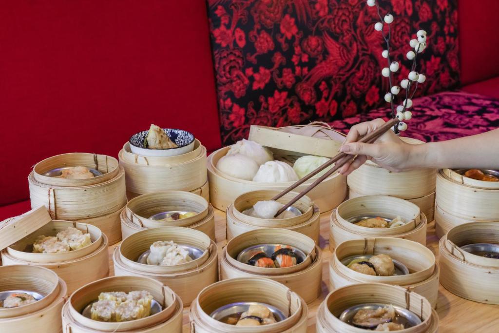 Seekers Finders Rama IV Hotel SureStay Collection by BW - Resim 19