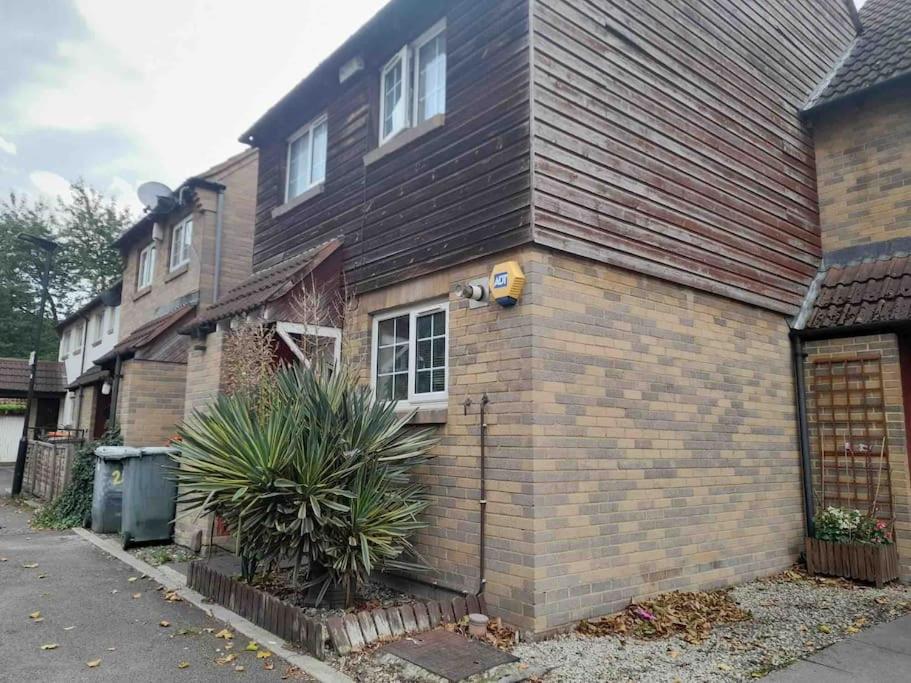 An Away Home with a garden in Royal Docks/Excel