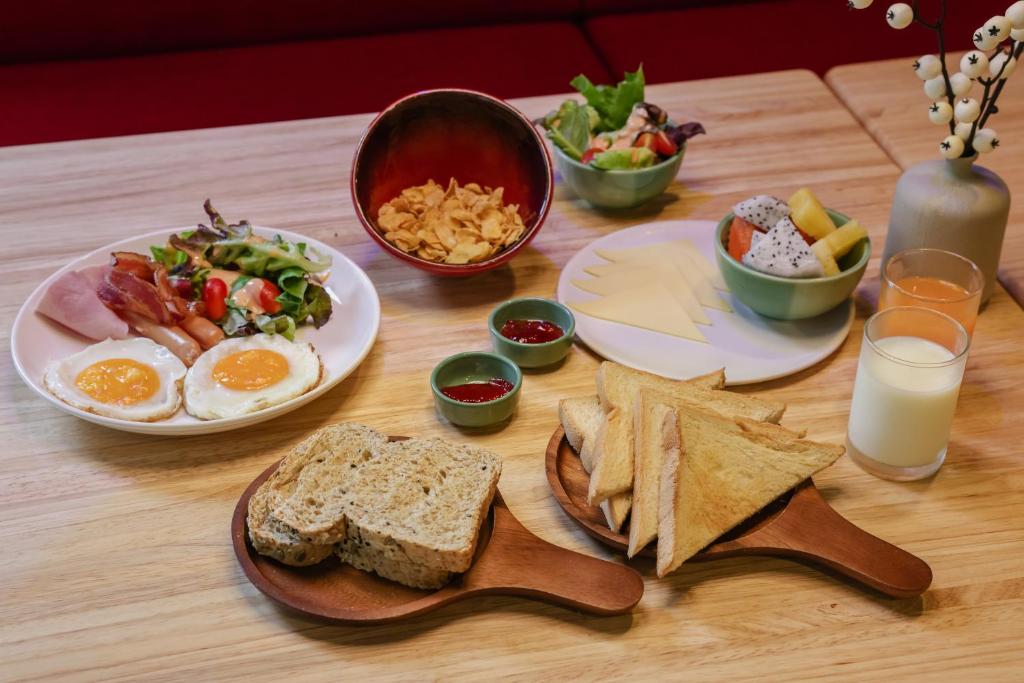 Seekers Finders Rama IV Hotel SureStay Collection by BW - Resim 4