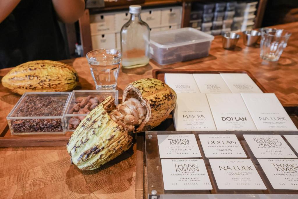 Seekers Finders Rama IV Hotel SureStay Collection by BW - Resim 25