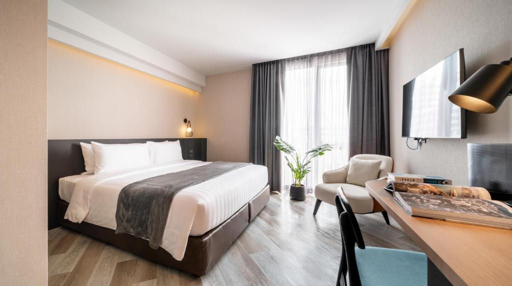 Seekers Finders Rama IV Hotel SureStay Collection by BW - Resim 28