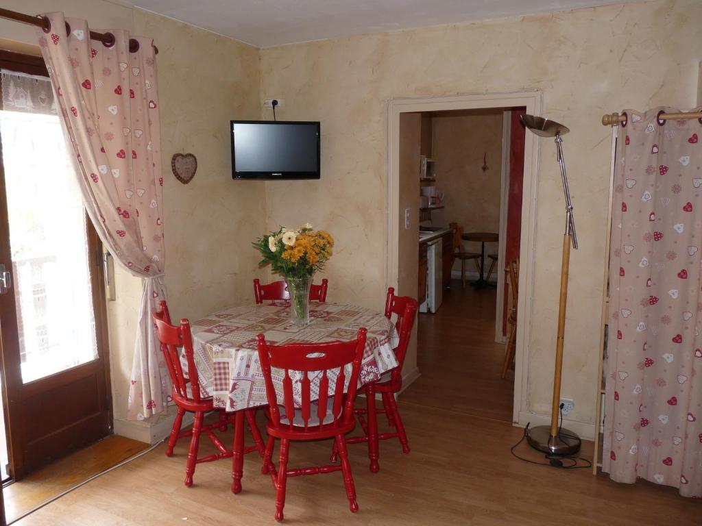 Appartement avec Terrasse centre Brides, Brides-les-Bains, France -  Booking.com