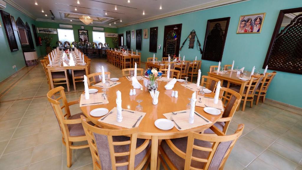 Restaurace v ubytování Falaj Daris Hotel