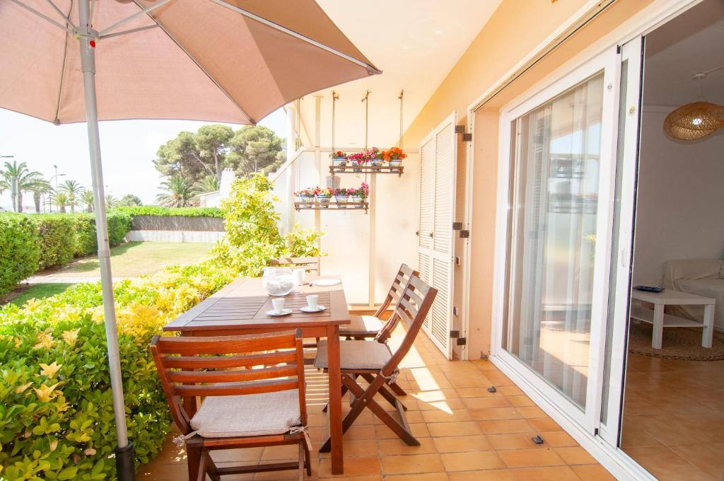 Balkón nebo terasa v ubytování Seafront L'Estartit Apartments