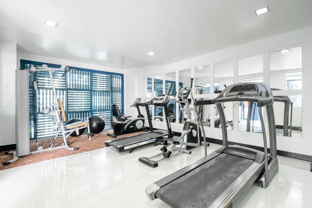Fitness centrum a/nebo fitness zařízení v ubytování Bhukitta Boutique Hotel Phuket Town