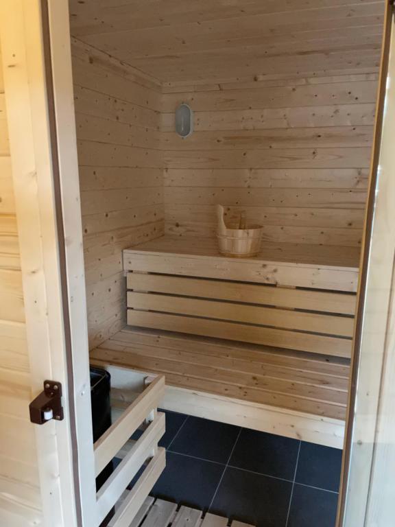 Fotografie z fotogalerie ubytování Waldfrieden Ferienhaus mit SAUNA v destinaci Ruhla