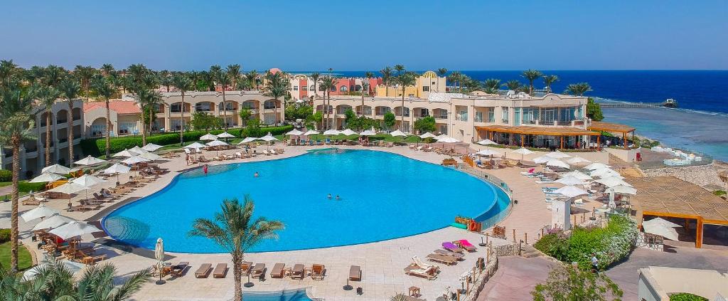Piscine de l'établissement Cleopatra Luxury Resort Sharm El Sheikh ou située à proximité