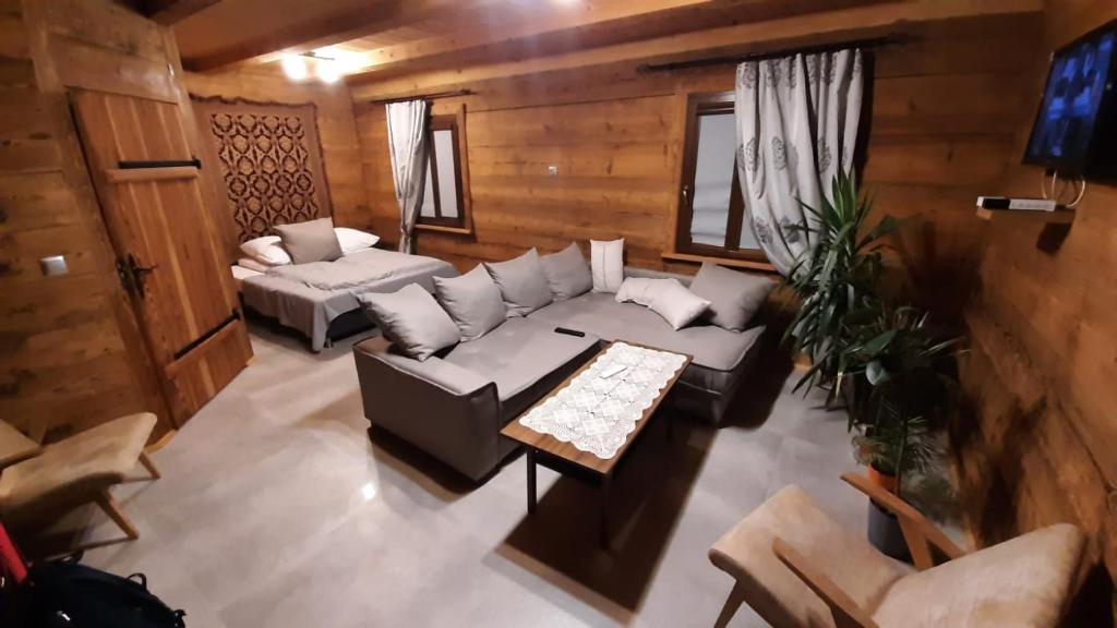 Pod Żywotnikami - Maison De Trois Chambres