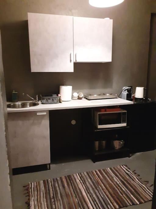 Kuchyňa alebo kuchynka v ubytovaní Athens Mets-Central apt