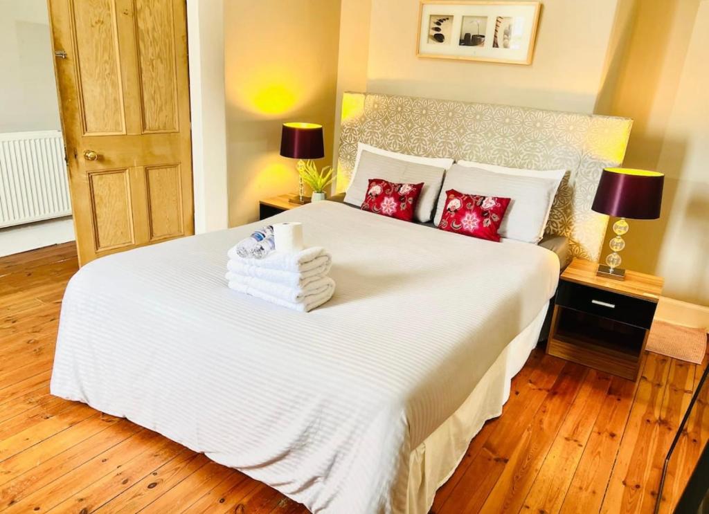 LEITH WALK VILLA budget guest house - Deluxe King Room