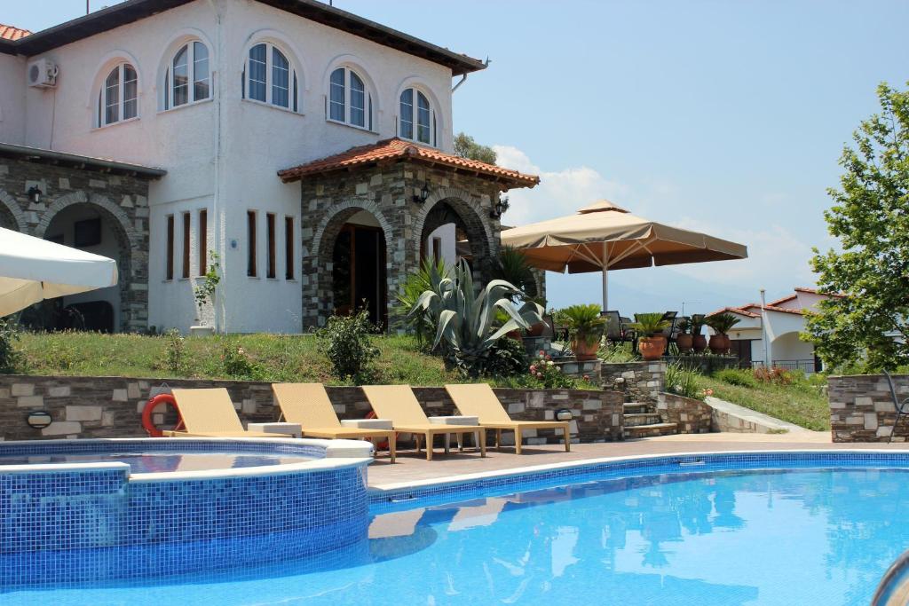 Bazén v ubytování Zeus Hotel nebo v jeho okolí