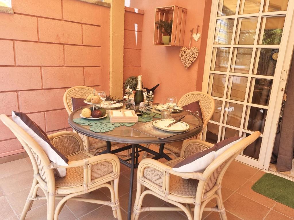 Zdjęcie z galerii obiektu Top1 Green Sea Bungalow jardin w mieście Maspalomas