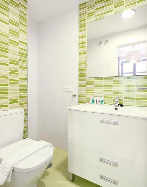A bathroom at Apartamento ideal para familias en Granada