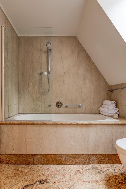 Hotel Nerudova 211 - 12