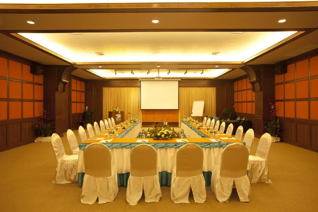Der Geschäftsbereich oder Konferenzraum in der Unterkunft Rawai Palm Beach Resort - SHA Extra Plus