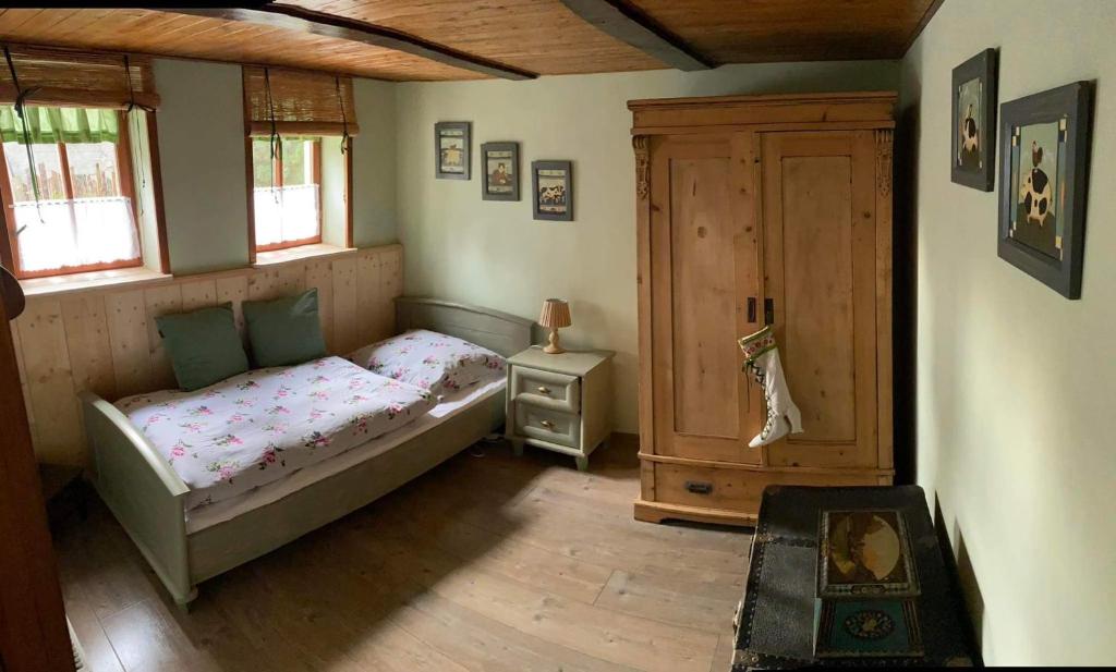 Postel nebo postele na pokoji v ubytování Chaloupka Království