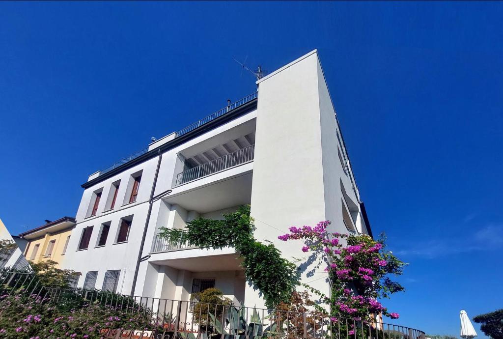 Budynek, w którym mieści się apartament