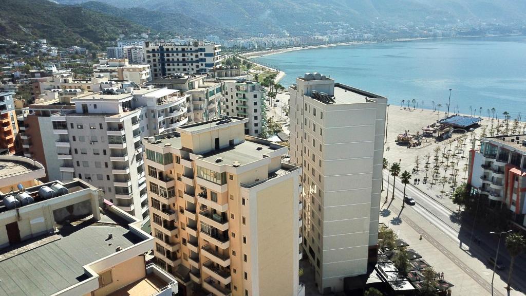 APARTMENT LUNGOMARE - Image 9