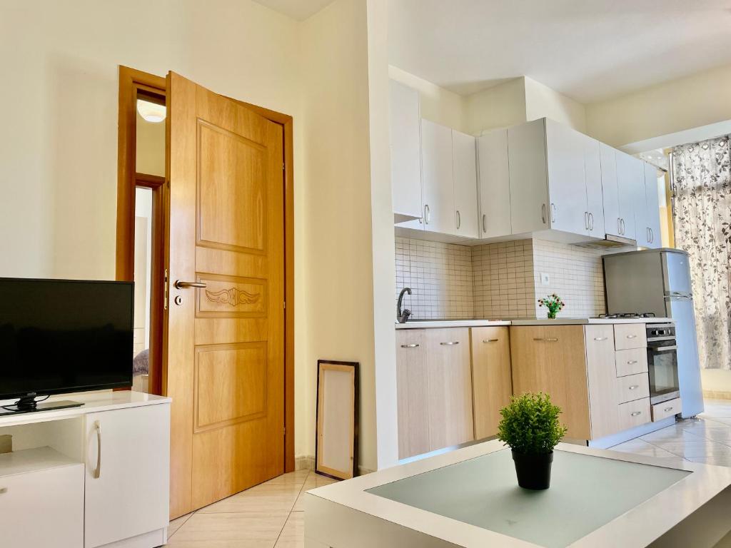 APARTMENT LUNGOMARE - Image 3