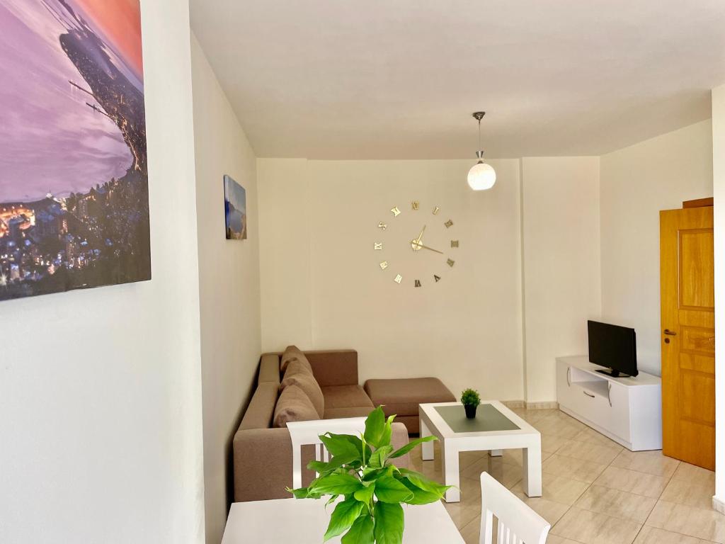 APARTMENT LUNGOMARE - Image 4