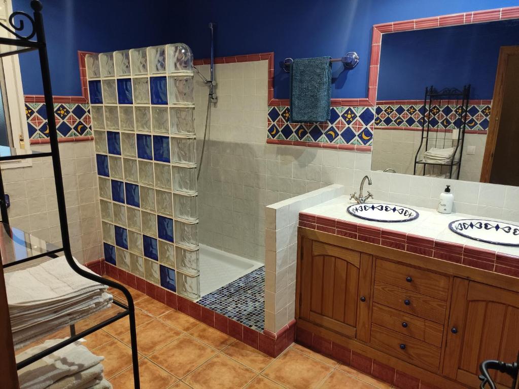 Kúpeľňa v ubytovaní Apartamento privado con piscina y jardin compartidos.