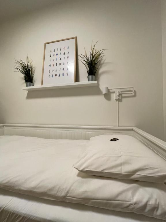 Postel nebo postele na pokoji v ubytování Newer apartment, with all you needs! 25 minutes to Oslo City or OSL Airport!