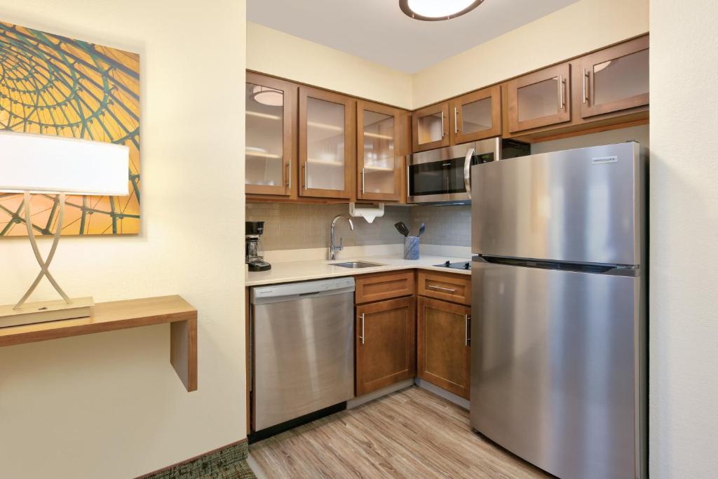 Kuchyň nebo kuchyňský kout v ubytování Staybridge Suites Corning by IHG