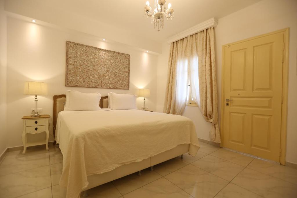 The White Suites - 11