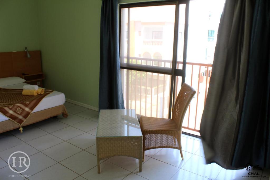 Postel nebo postele na pokoji v ubytování Hotel Roterdão "Under New Management"
