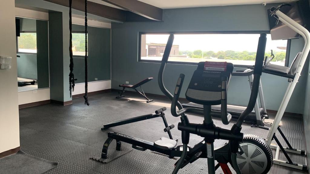 Fitness centrum a/nebo fitness zařízení v ubytování Condominio de lujo