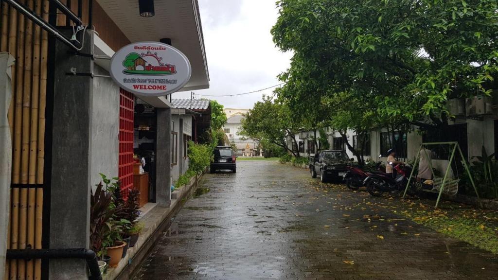 Fotografie z fotogalerie ubytování Baan Nat The Village ve městě Phuket