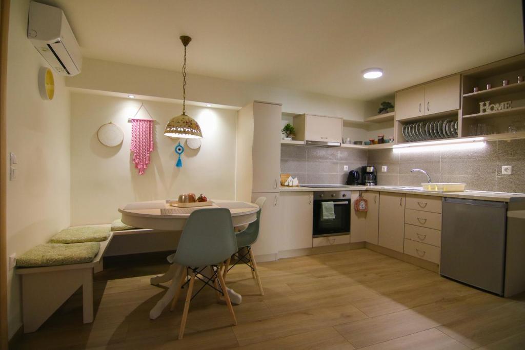 The house under the rocks of Meteora 2 - 11