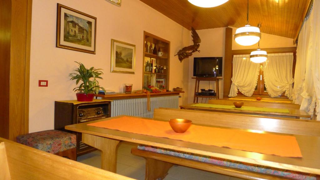 TV a/nebo společenská místnost v ubytování Hotel La Lanterna