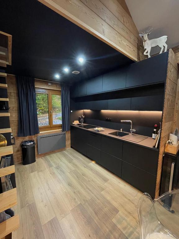 Kuchyň nebo kuchyňský kout v ubytování CHALET MONT BLANC