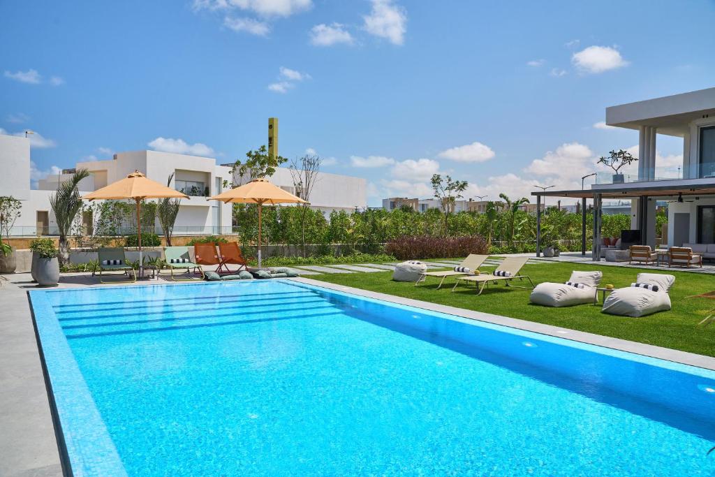 Bazén v ubytování The G Hotel Seashell nebo v jeho okolí