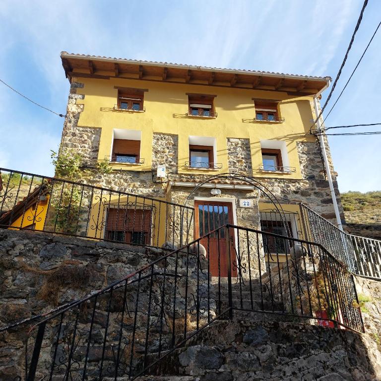 Fotografia z galérie ubytovania La Casa de Sara v destinácii Llánaves de la Reina