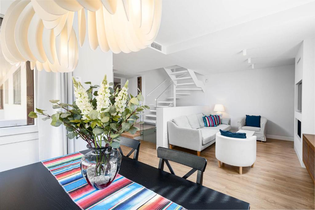 Posedenie v ubytovaní Carmen Beach House in Malaga by Solaga Holiday Homes