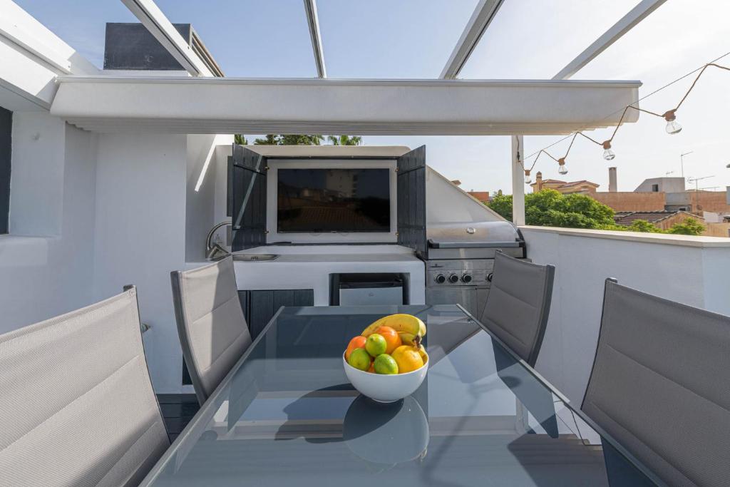 Posedenie v ubytovaní Carmen Beach House in Malaga by Solaga Holiday Homes