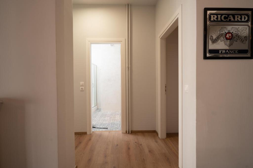 Zdjęcie z galerii obiektu Exclusive apartment in the heart of Athens w Atenach