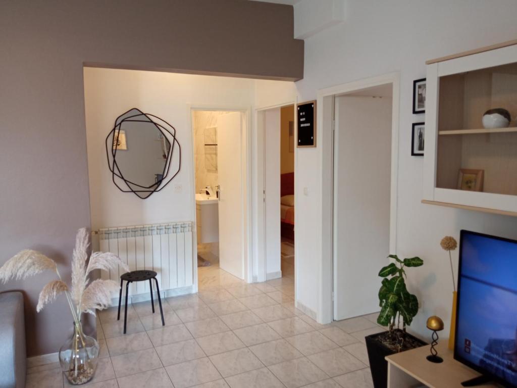 TV a/nebo společenská místnost v ubytování Apartman Katica
