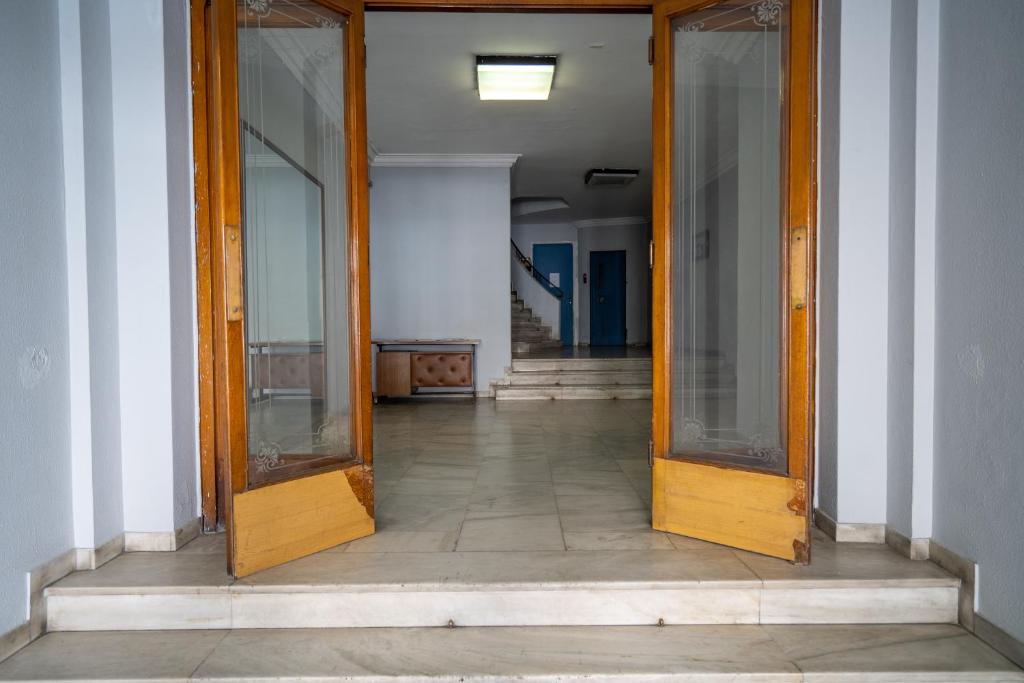 Zdjęcie z galerii obiektu Exclusive apartment in the heart of Athens w Atenach