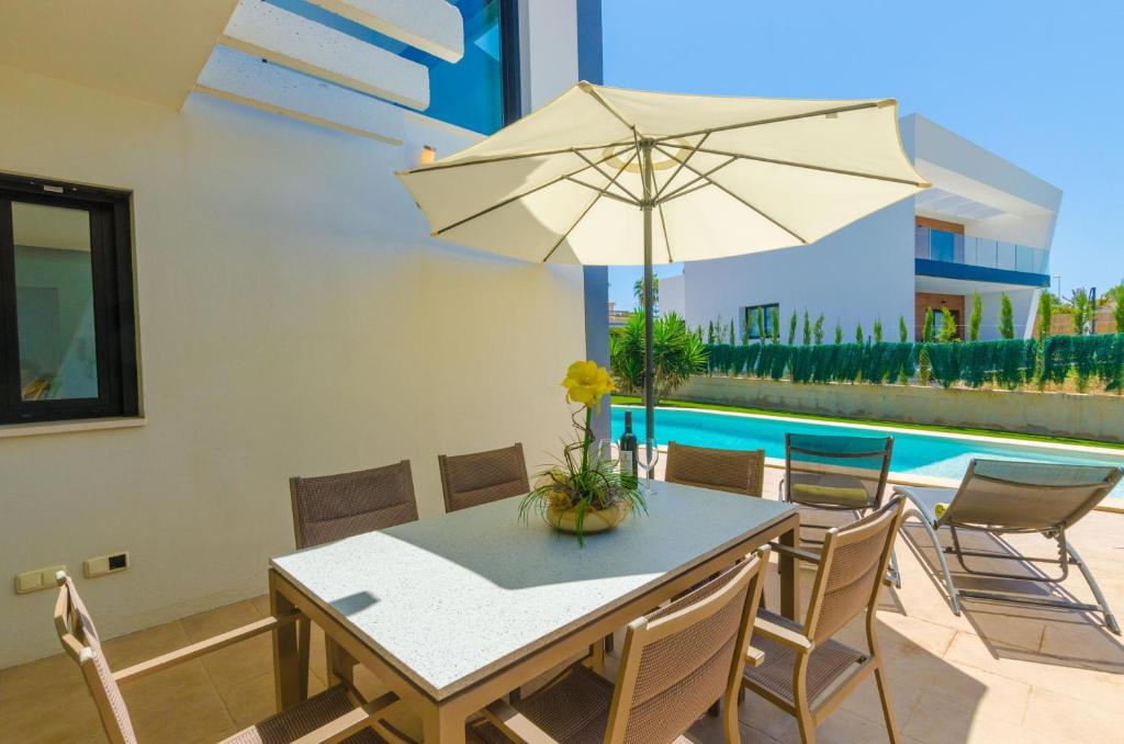 The swimming pool at or close to La Primera