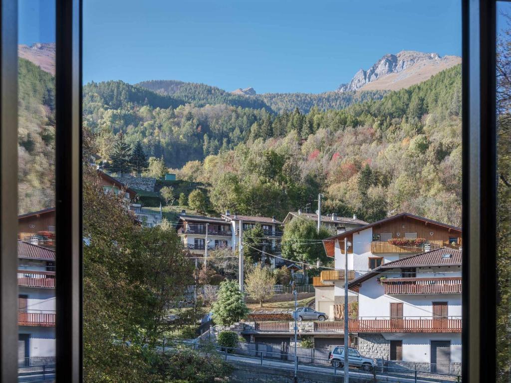 Nespecifikovaný výhled na hory nebo výhled na hory při pohledu z hotelu