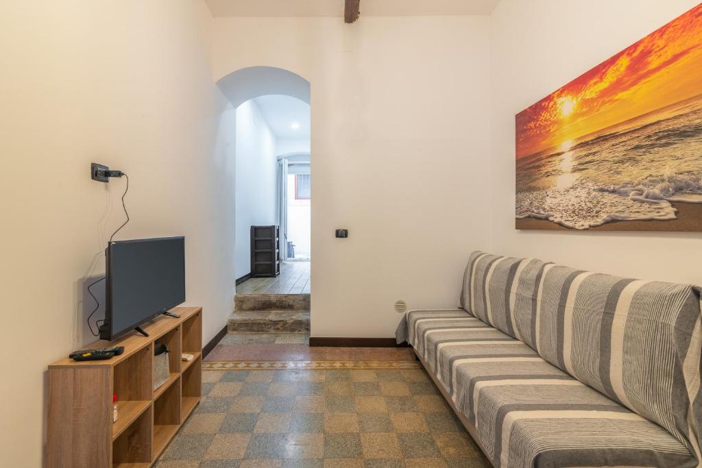 A television and/or entertainment centre at Casa Pepes centro Ortigia