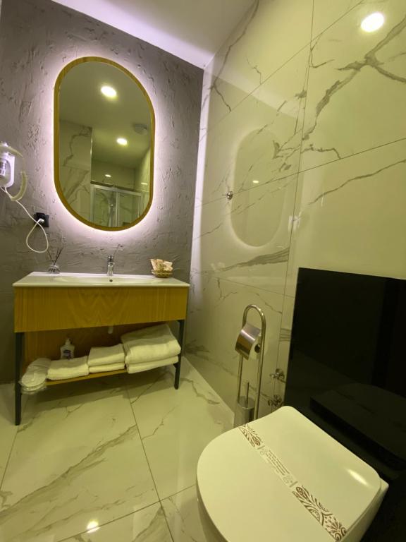 A bathroom at Lal Azure Alaçatı