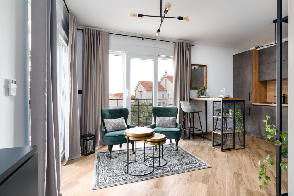 Posedenie v ubytovaní Luxury apartment Love Nest - near the center and the beach